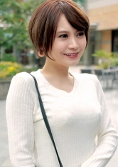 299EWDX-349 小動物系のショートカット美女。スレンダー巨乳な奥様は清楚なフリしてドエロでした！の画像