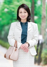 359TYVM-153 趣味はAV鑑賞、特技はフェラ 見た目は清楚系どエロ還暦妻中出しセックス！！の画像