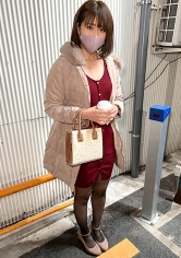 534IND-065 【個人撮影】ショートボブの美女とパパ活_感じている顔が可愛い過ぎる童顔のお姉さんに無許可中出しの画像
