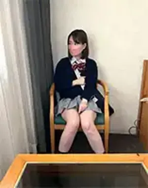 190989631eed1a17f72 アカBAN覚悟【個人撮影】真面目っぽい感じの水泳部女子(K②)の裏バイトを完全密着の画像